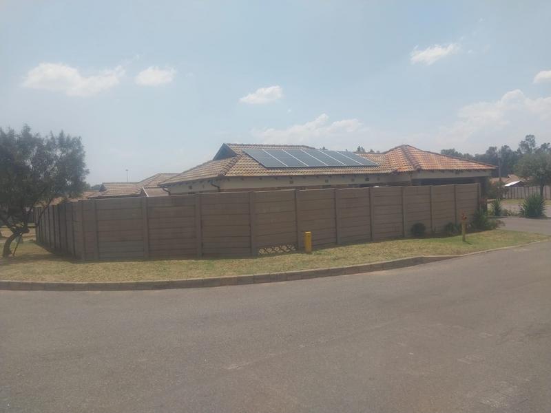 3 Bedroom Property for Sale in Clayville Gauteng