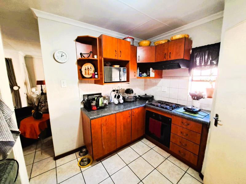 2 Bedroom Property for Sale in Eldoraigne Gauteng