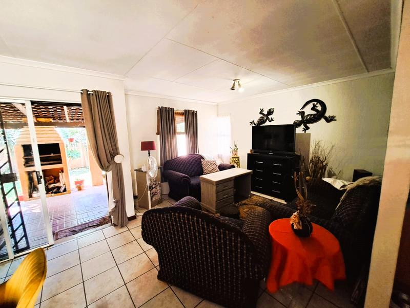 2 Bedroom Property for Sale in Eldoraigne Gauteng