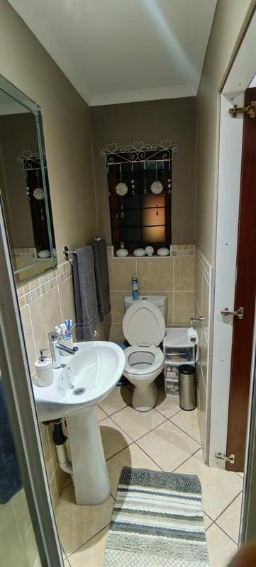 2 Bedroom Property for Sale in The Reeds Gauteng