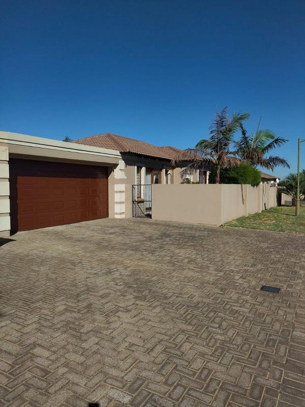 2 Bedroom Property for Sale in The Reeds Gauteng