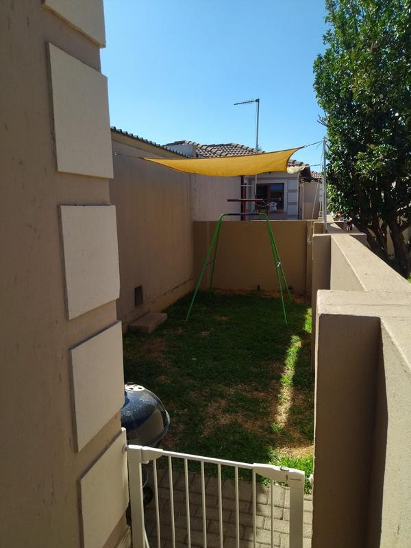 2 Bedroom Property for Sale in The Reeds Gauteng