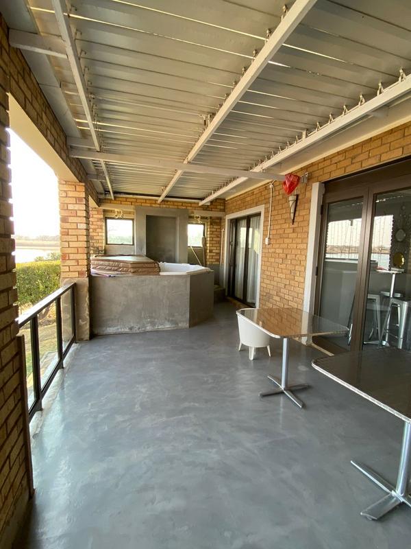 4 Bedroom Property for Sale in Bronkhorst Bay Gauteng