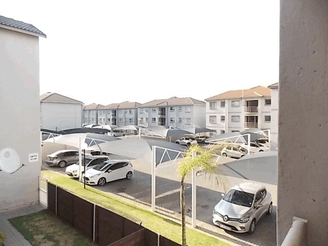 To Let 2 Bedroom Property for Rent in Bardene Gauteng