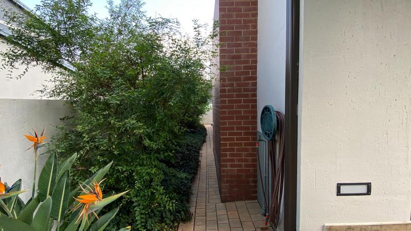 4 Bedroom Property for Sale in Midstream Ridge Gauteng