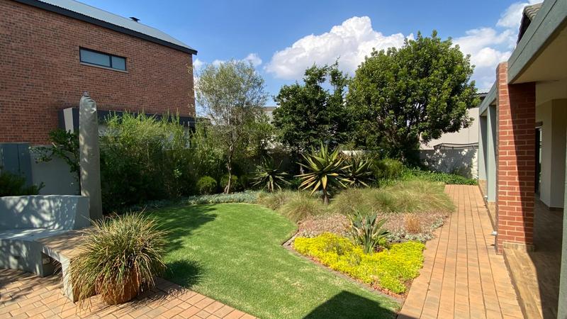 4 Bedroom Property for Sale in Midstream Ridge Gauteng