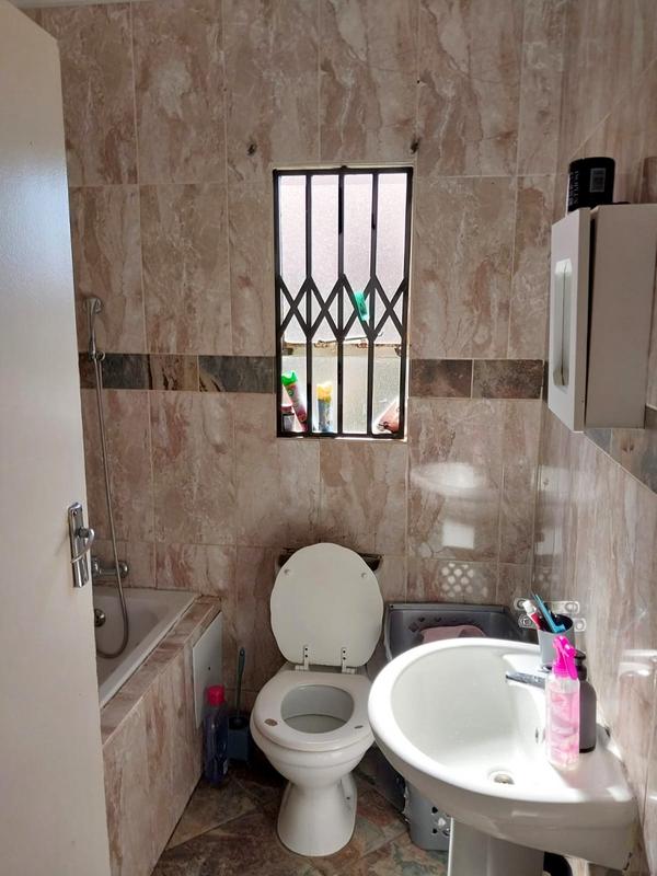 2 Bedroom Property for Sale in Bram Fischerville Gauteng