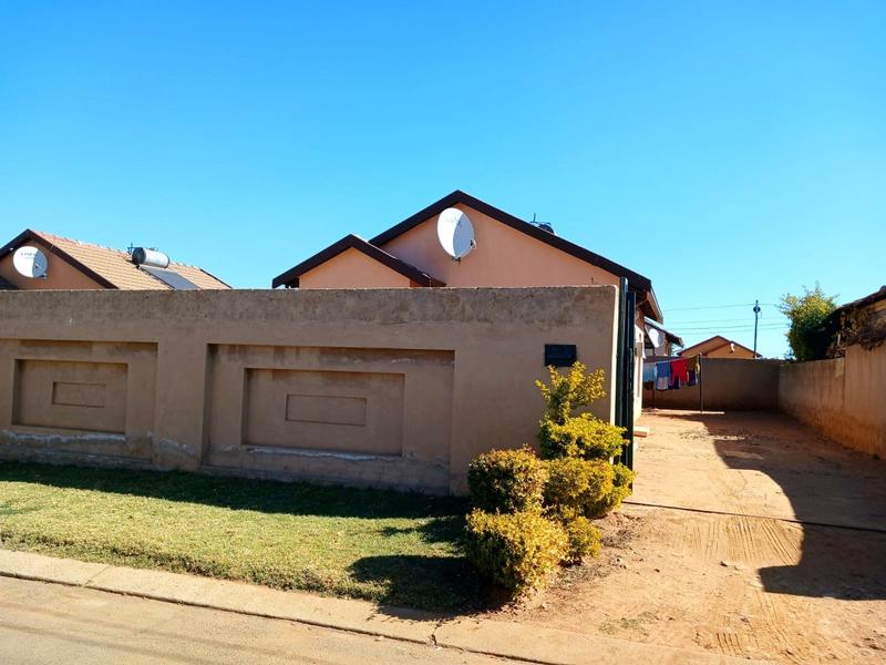 2 Bedroom Property for Sale in Bram Fischerville Gauteng