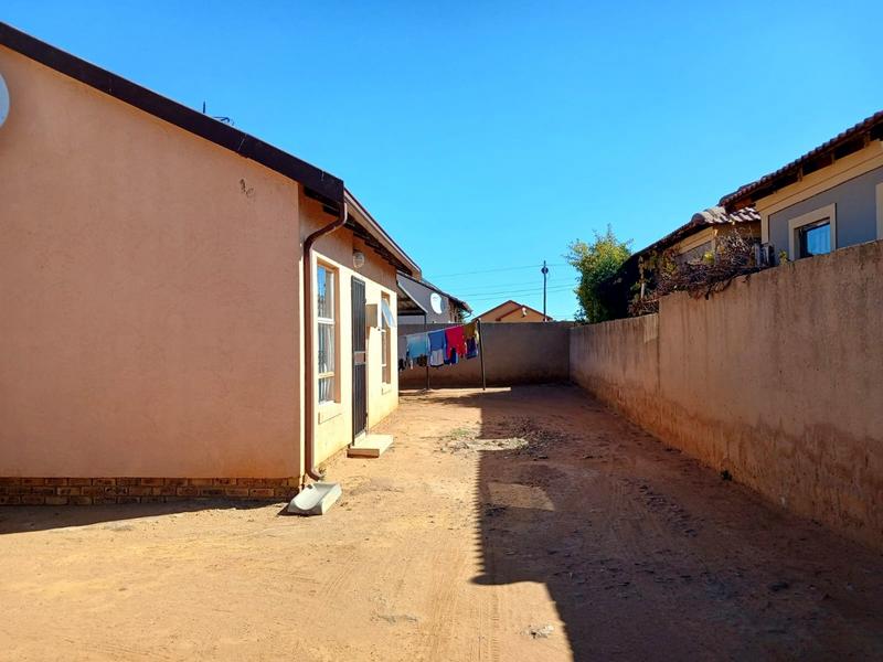 2 Bedroom Property for Sale in Bram Fischerville Gauteng