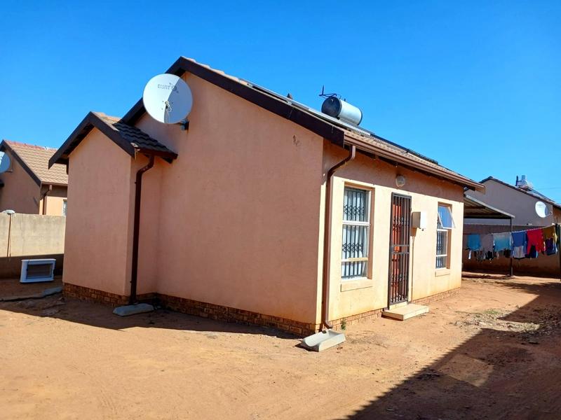 2 Bedroom Property for Sale in Bram Fischerville Gauteng