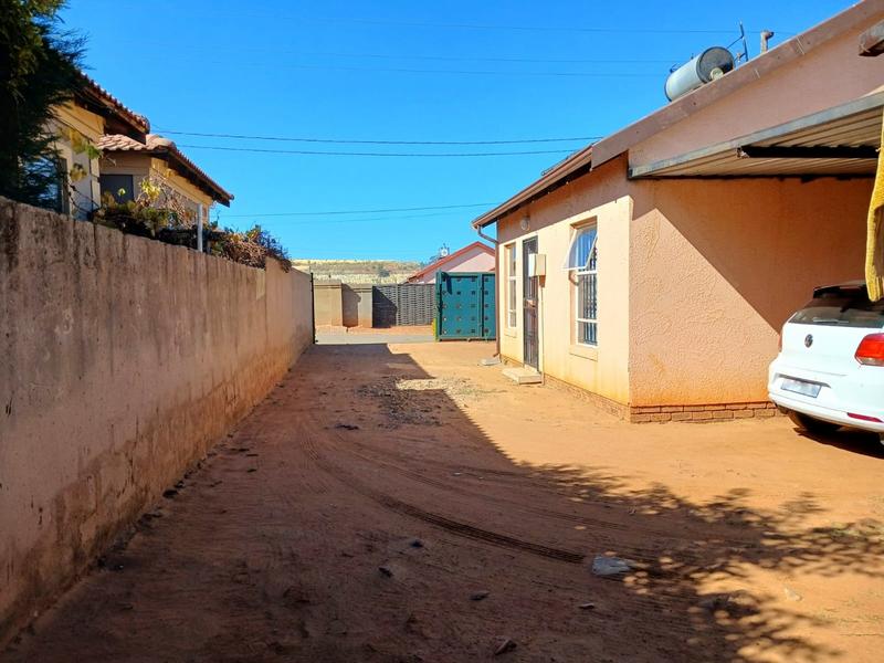 2 Bedroom Property for Sale in Bram Fischerville Gauteng