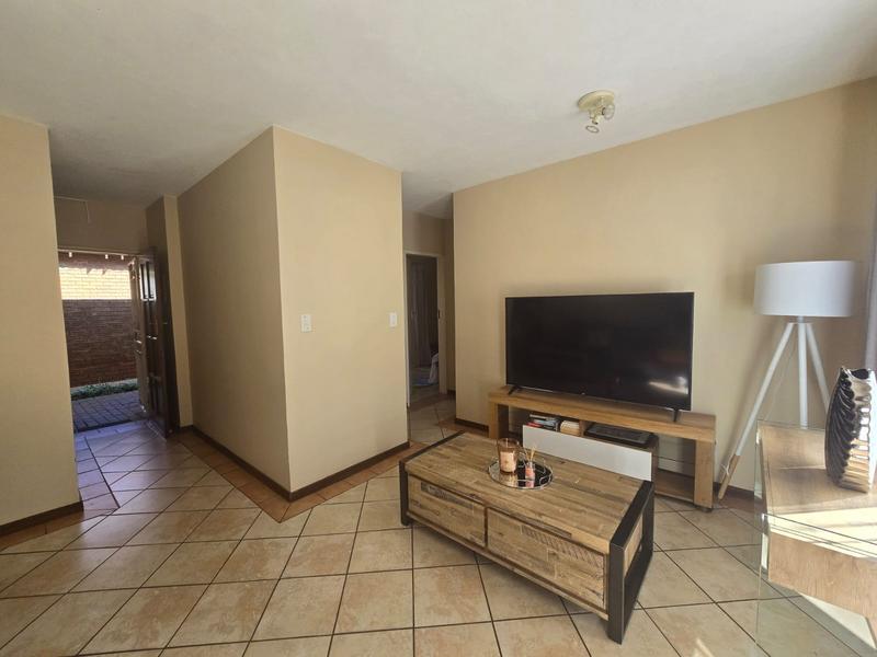 To Let 2 Bedroom Property for Rent in Equestria Gauteng