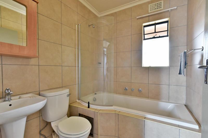 2 Bedroom Property for Sale in Olifantsvlei Gauteng