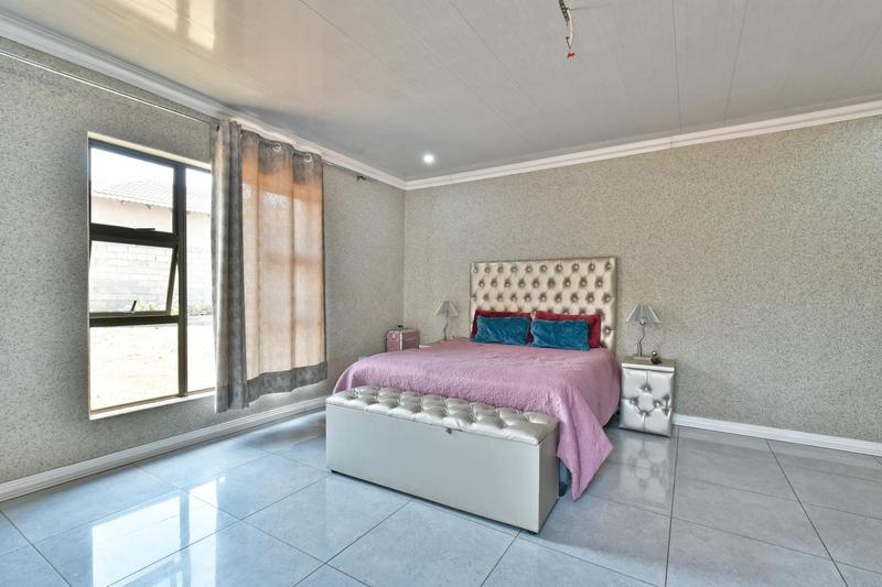 5 Bedroom Property for Sale in Ohenimuri Gauteng