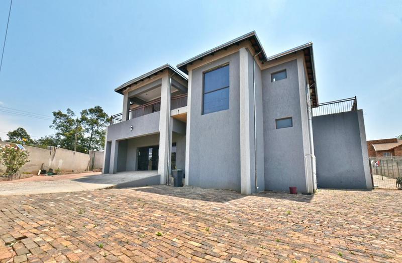 5 Bedroom Property for Sale in Ohenimuri Gauteng