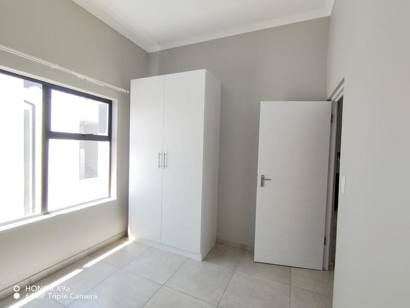 To Let 2 Bedroom Property for Rent in Glen Marais Gauteng