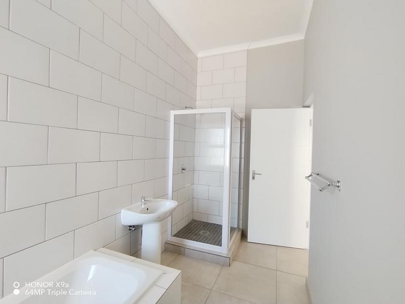 To Let 2 Bedroom Property for Rent in Glen Marais Gauteng