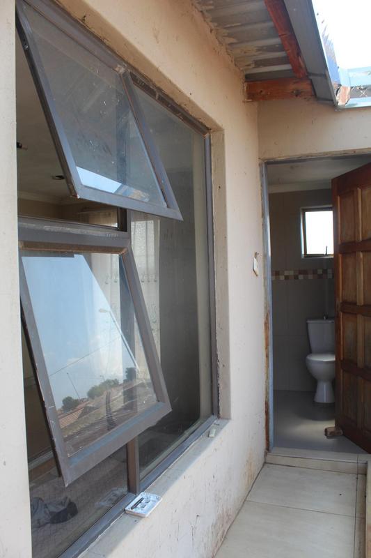 3 Bedroom Property for Sale in Emdeni Gauteng