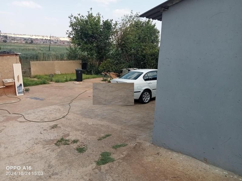 2 Bedroom Property for Sale in Tshepisong Gauteng