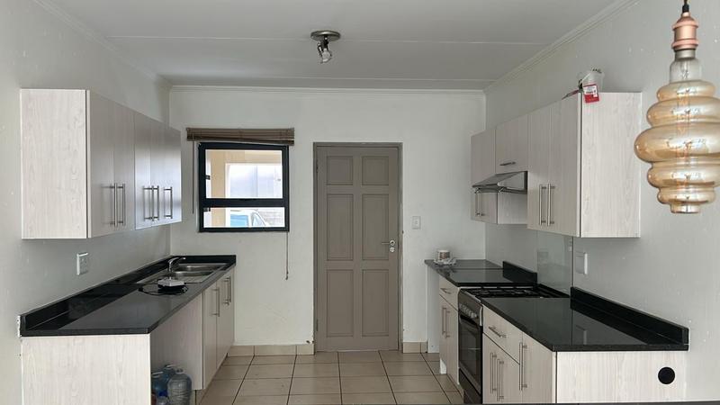 To Let 3 Bedroom Property for Rent in Beverley Gauteng