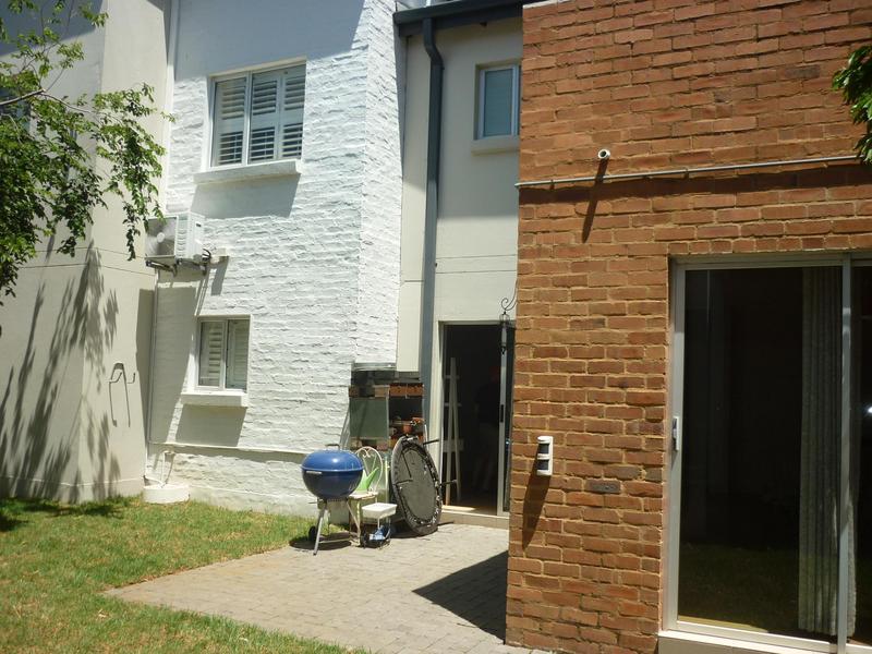 To Let 3 Bedroom Property for Rent in Fourways Gauteng