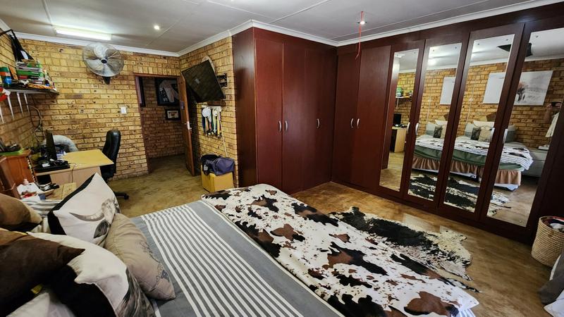 6 Bedroom Property for Sale in Montana Gauteng