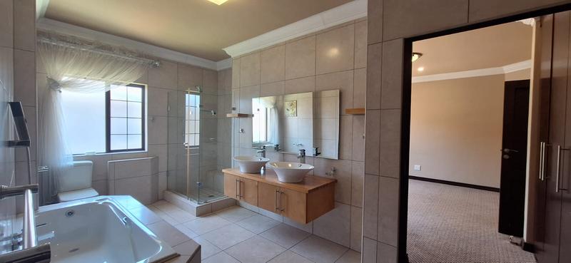 5 Bedroom Property for Sale in Midlands Estate Gauteng