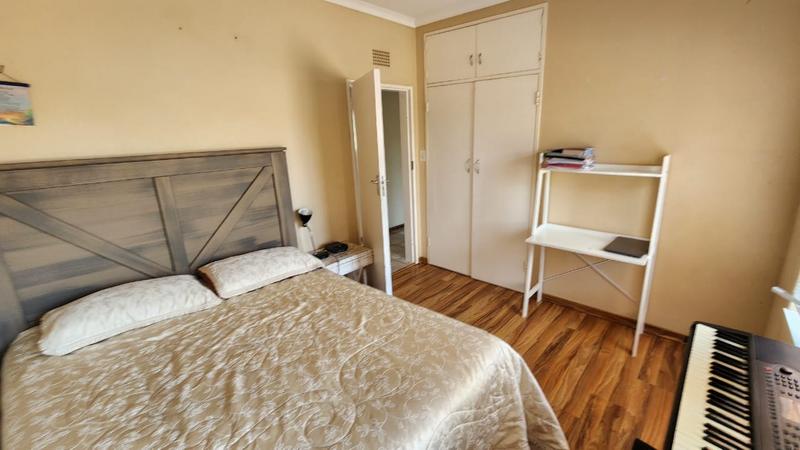 1 Bedroom Property for Sale in Brackendowns Gauteng