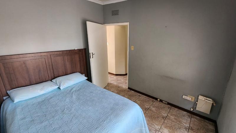 1 Bedroom Property for Sale in Brackendowns Gauteng