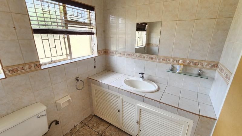 1 Bedroom Property for Sale in Brackendowns Gauteng