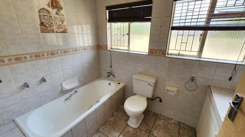 1 Bedroom Property for Sale in Brackendowns Gauteng