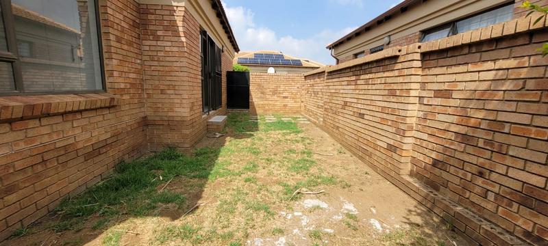 2 Bedroom Property for Sale in New Market Gauteng