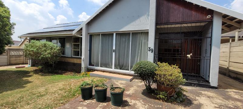 3 Bedroom Property for Sale in South Crest Gauteng