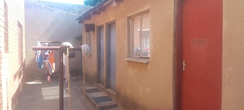 5 Bedroom Property for Sale in Maokeng Gauteng