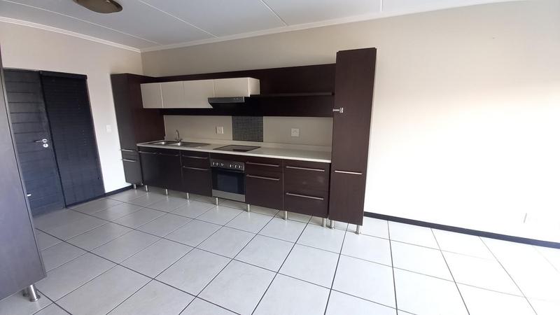 2 Bedroom Property for Sale in Greenstone Hill Gauteng