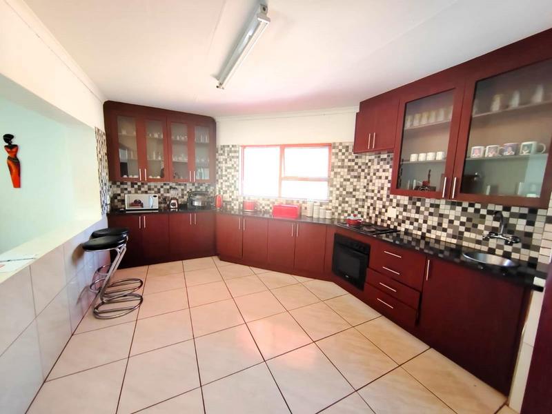 4 Bedroom Property for Sale in Amandasig Gauteng