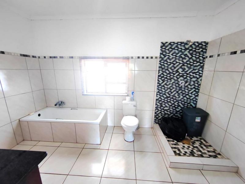 4 Bedroom Property for Sale in Amandasig Gauteng