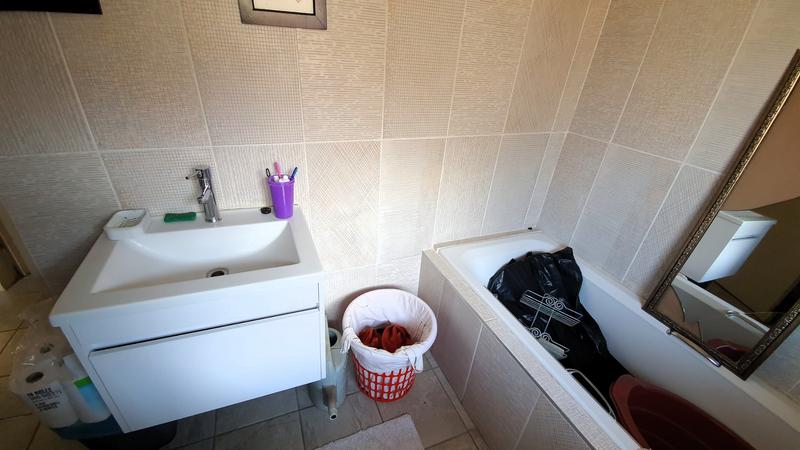 1 Bedroom Property for Sale in The Orchards Gauteng