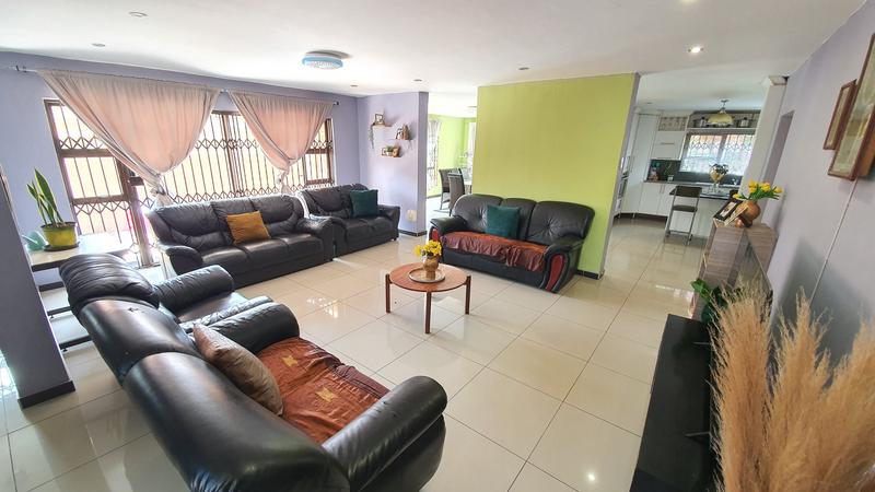 5 Bedroom Property for Sale in The Orchards Gauteng