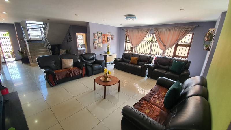 5 Bedroom Property for Sale in The Orchards Gauteng