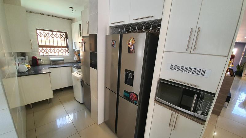 5 Bedroom Property for Sale in The Orchards Gauteng