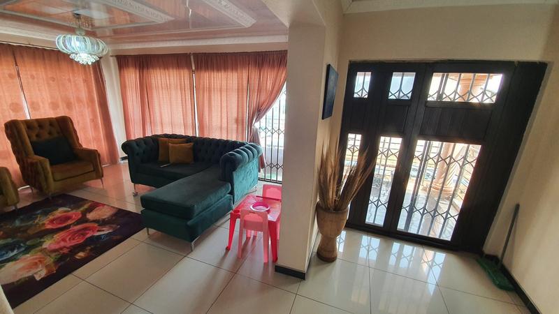 5 Bedroom Property for Sale in The Orchards Gauteng