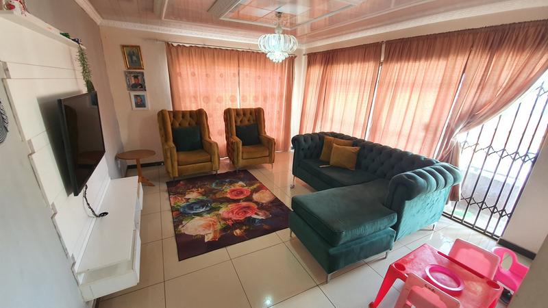 5 Bedroom Property for Sale in The Orchards Gauteng