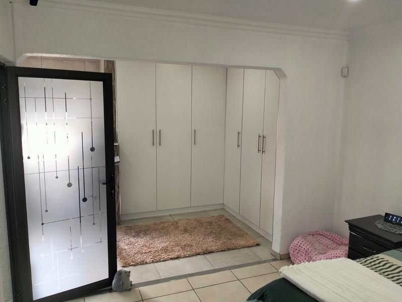 3 Bedroom Property for Sale in Noordheuwel Gauteng