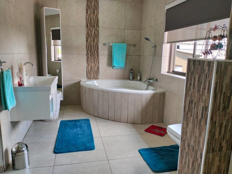 3 Bedroom Property for Sale in Noordheuwel Gauteng