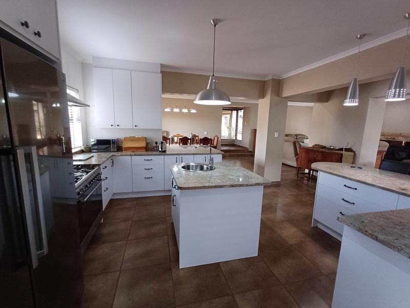 5 Bedroom Property for Sale in Poortview Gauteng