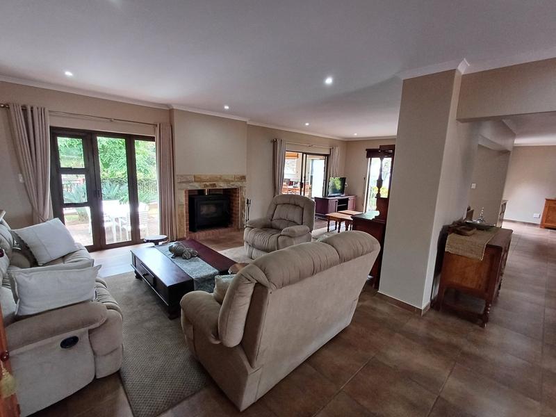 5 Bedroom Property for Sale in Poortview Gauteng