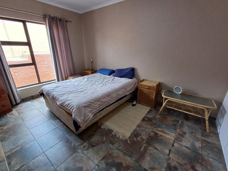 5 Bedroom Property for Sale in Poortview Gauteng