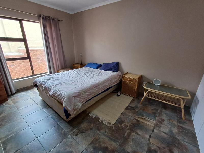 5 Bedroom Property for Sale in Poortview Gauteng