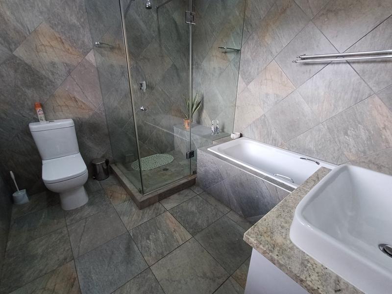 5 Bedroom Property for Sale in Poortview Gauteng